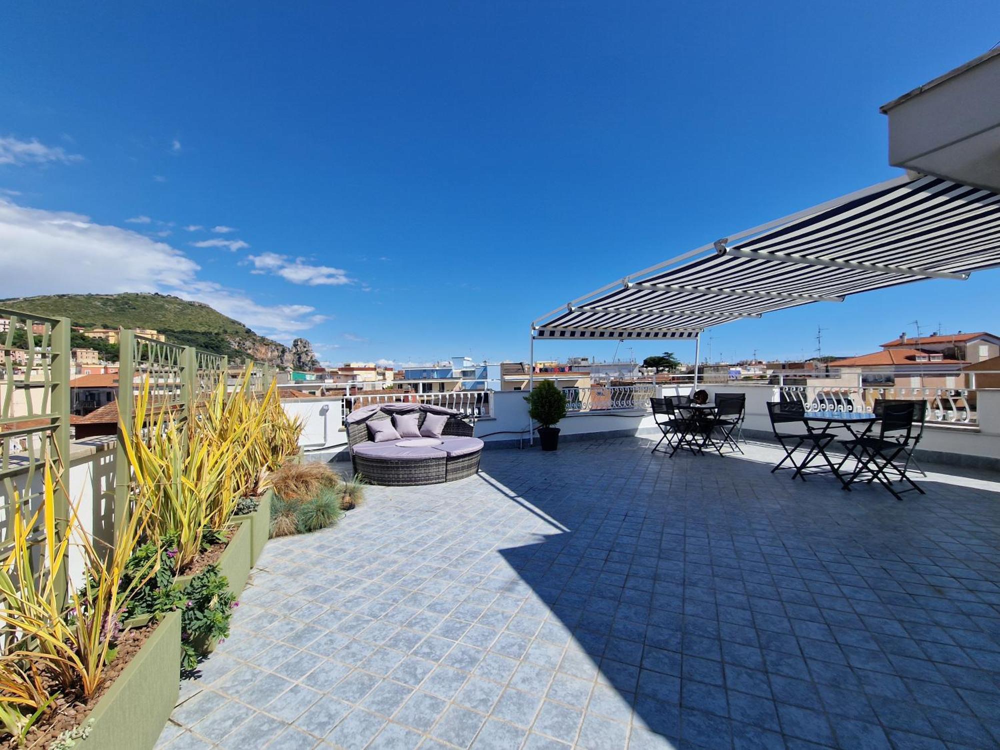 Tower Apartments Terracina Exterior photo